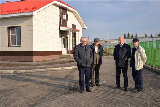 Глава администрации Батыревского района проинспектировал ход строительных и ремонтных работ ряда объектов Батыревского района.