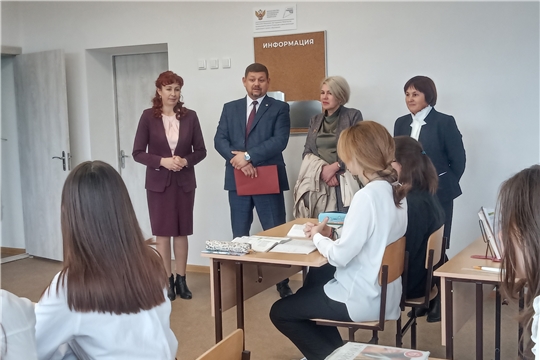 В Ишакской школе Чебоксарского района открылся центр "Точка роста"