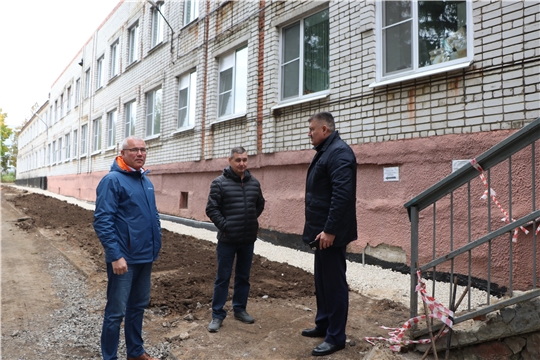 Николай Хорасёв ознакомился с ходом ремонта Чебоксарской районной больницы 