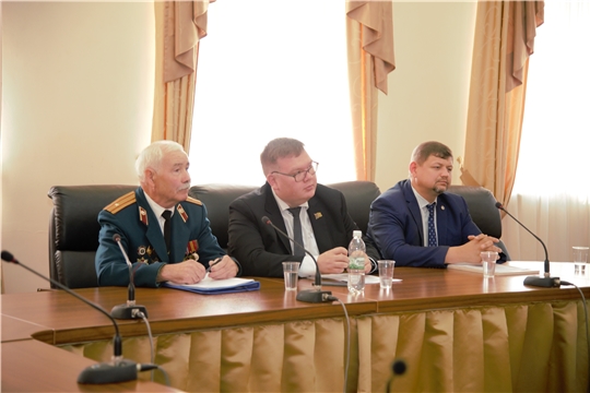 Олег Кортунов поздравил "Российский Союз ветеранов" с Днем строителя