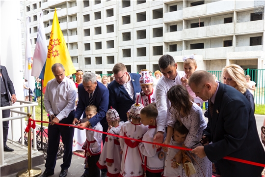 Олег Кортунов приял участие в открытии нового детского сада в мкр. «Солнечный» и благоустроенных дворовых территорий