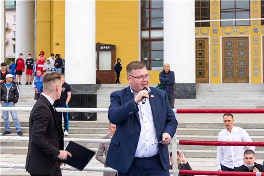 Глава города Олег Кортунов принял участие в спортивном празднике, посвященном Международному Дню бокса