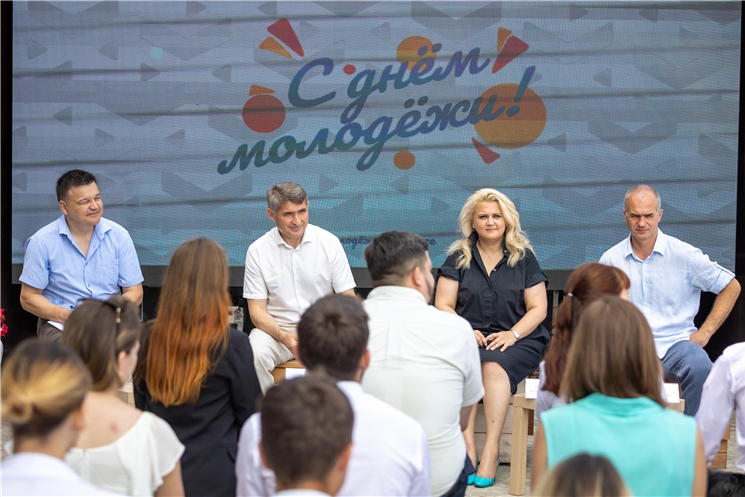 «Ҫамрӑксем - Чӑваш Енӗн пуласлăхĕ», - тенĕ Олег Николаев