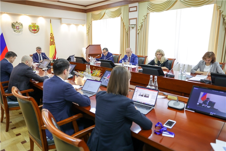 Чӑваш Ен Пуҫлӑхӗ нумай ачаллӑ сахал тупăшлă ҫемьесенче ҫитĕнекен ачасене шкулсенче апатлантарма пулăшу парассине каланă