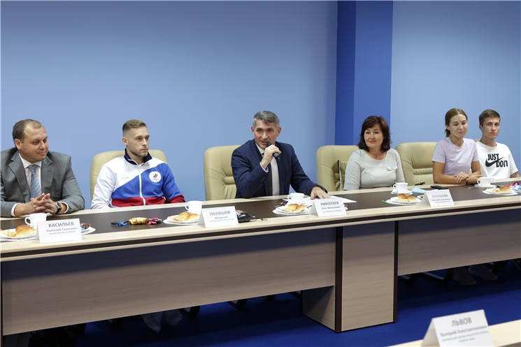 Физкультурник кунӗ умӗн Чӑваш Ен Пуҫлӑхӗ республикӑри спорт общественноҫӗпе тӗл пулнă