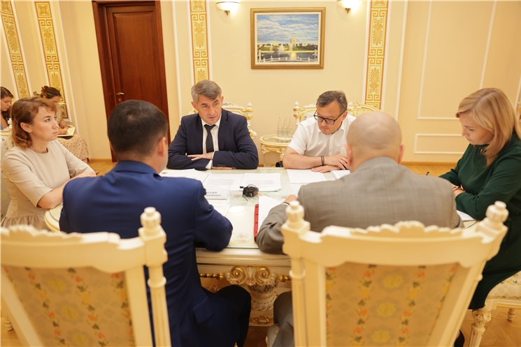 Олег Николаев Чӑваш Республикин инфратытӑм кредичӗсене илме заявка  тăратас ĕҫе хӑвӑртлатма каланă
