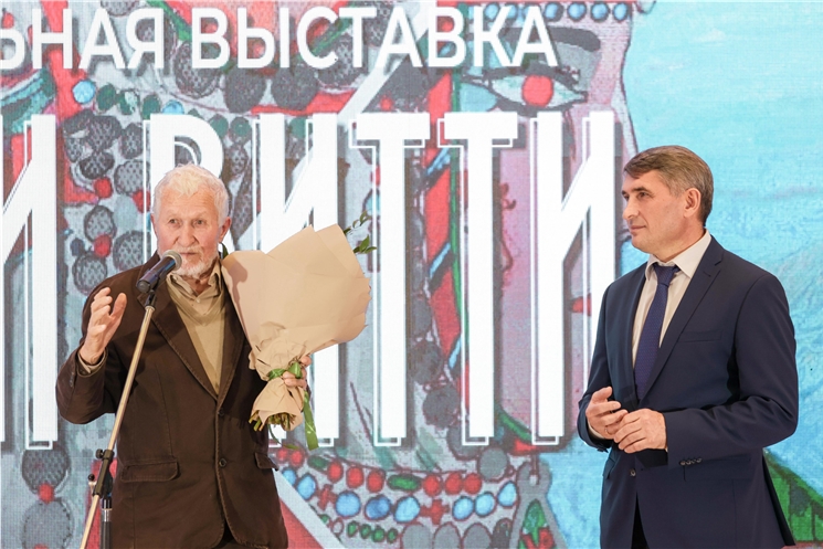«Праски Витти – ӳнерҫĕ, вӑл чӑваш культурипе искусстви ҫинчен тӗрлӗ чӗлхепе тӗрлӗ çӗршывсенче паллаштарнă», – тенĕ Чăваш Ен Пуҫлăхĕ Олег Николаев
