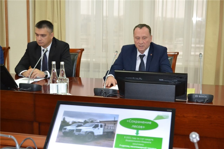 Олег Николаев ял хуҫалӑх пӗлтерӗшлӗ ҫӗрсенче пушара хирĕҫ кĕрешессипе ӗҫсене йӗркелеме хушнă