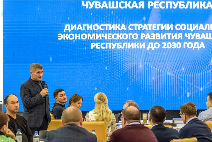 «Анлă стратеги Чӑваш Енре уйрӑм инвестицисен калӑпӑшне виҫӗ хут ӳстерĕ», – тенĕ Олег Николаев