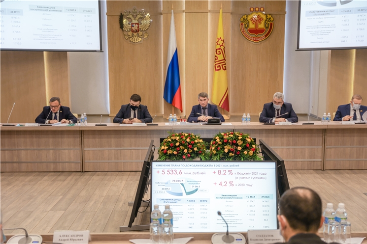 Чӑваш Ен Пуҫлӑхӗ Олег Николаев анлӑ правительство форматӗнче Патшалӑх Канашӗн президиумӗпе тӗл пулнă