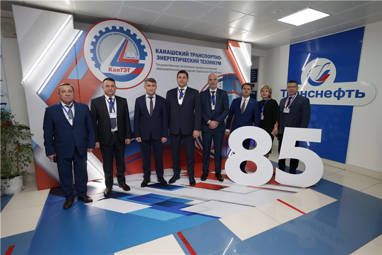 Канашри транспортпа энергетика техникумĕ уçăлнăранпа 85 çул çитнĕ