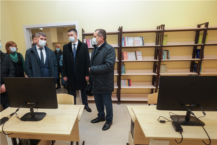Чӑваш Ен Пуҫлӑхӗ Элӗк тата Муркаш районӗсенчи социаллă пĕлтерĕшлĕ объектсенчи строительство ӗҫӗсемпе паллашнӑ