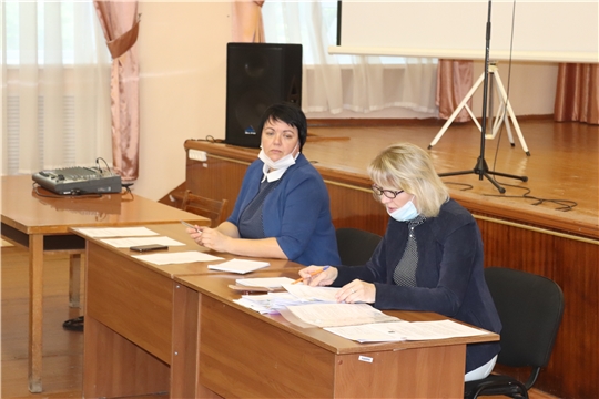 В администрации города Алатыря состоялось заседание комиссии по делам несовершеннолетних и защите их прав