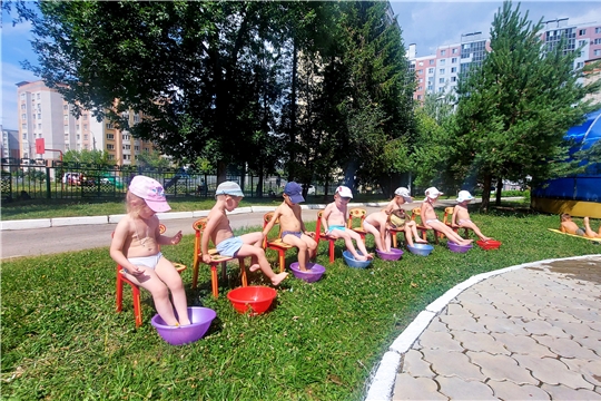 В детских садах города Чебоксары проводятся закаливающие мероприятия