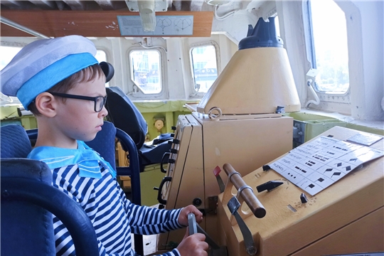«По родному краю с рюкзаком шагаю»: дошкольники побывали на экскурсии на сторожевом корабле «Чебоксары»