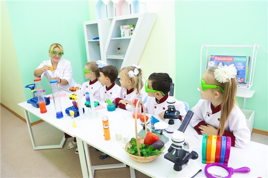 Юные ученые детских садов столицы отмечают Всемирный день науки