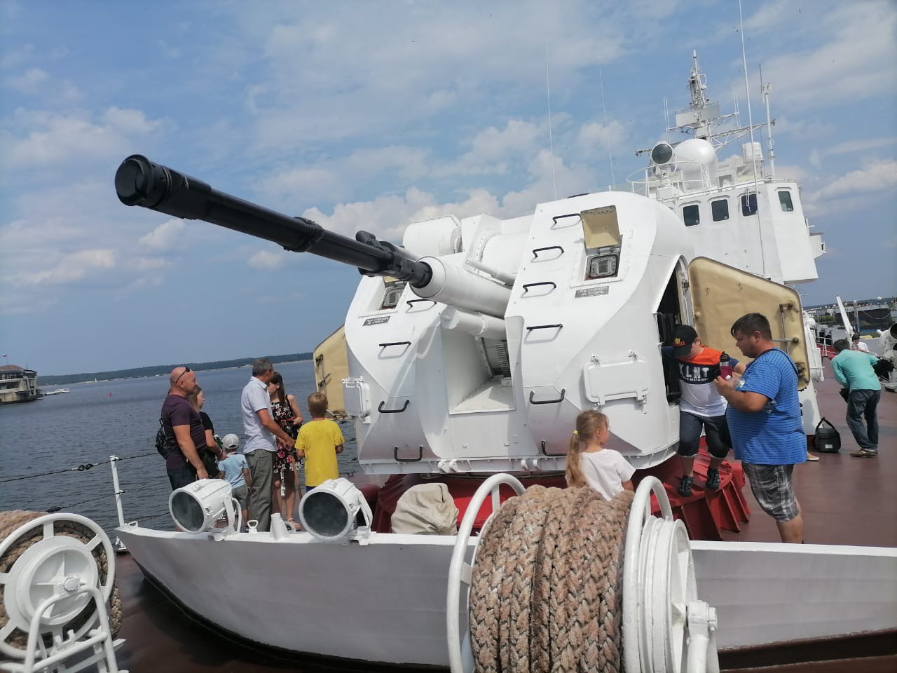 На военном корабле «Чебоксары» начались экскурсии | г. Чебоксары Чувашской  Республики