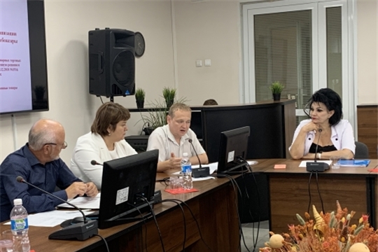 В Торгово-промышленной палате ЧР состоялся круглый стол по вопросам организации нестационарной торговли в Чебоксарах