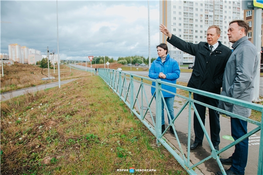 В Солнечном решается вопрос строительства тротуара вместо «народной тропы»