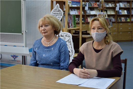 В поддержку Всероссийской переписи населения проведена встреча с сотрудниками библиотечной системы Чебоксар