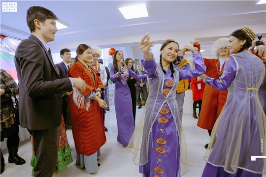 Как танцевать туркменский танец. Онлайн мастер-класс