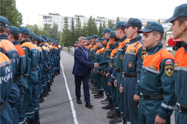 Чӑваш Ен Пуҫлӑхӗ Мордвари вӑрман пушарне сӳнтерме хутшӑннӑ РФ МЧСĕн аэромобиль ушкӑнне тав тунă