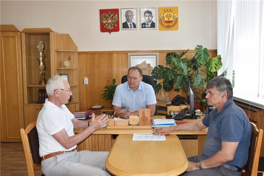 Глава администрации города Шумерля Валерий Шигашев провел рабочую встречу с членами РОО – Товарищество офицеров «Сыны Отечества»