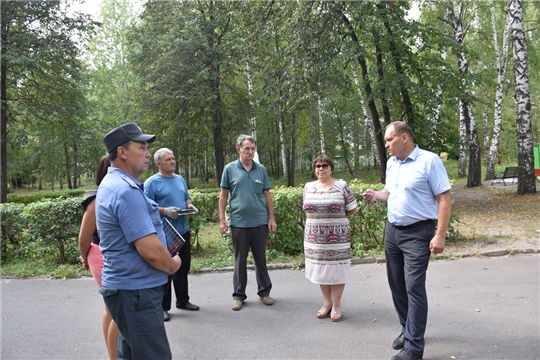 Осмотр аттракционов в городском парке