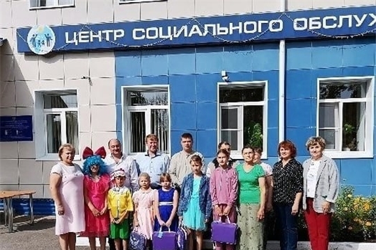 Группа депутатов Собрания депутатов города Шумерля присоединилась к акции «В школу с добрым сердцем»