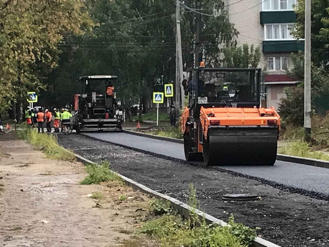 В Шумерле ведутся работы по асфальтированию участка дороги по ул.  Интернациональная | г. Шумерля Чувашской Республики