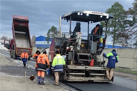 В Шумерле ведутся работы по текущему ремонту автомобильных дорог города согласно заключенному контракту