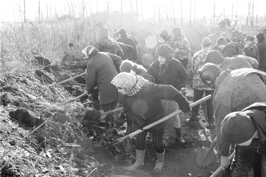 В октябре 1941 года население республики и соседних регионов мобилизовали для строительства Сурского и Казанского рубежей