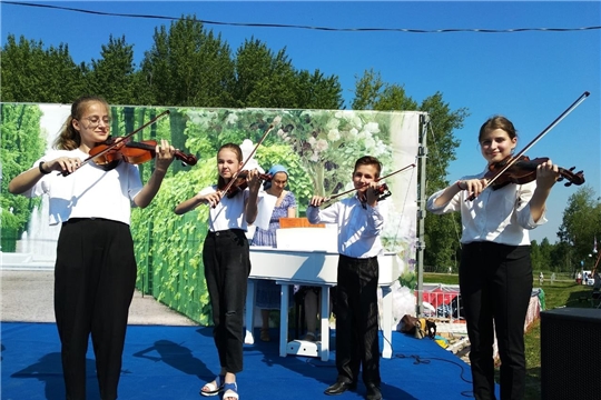 Учащиеся и преподаватели Чебоксарской ДМШ №2 им.В.П.Воробьева приняли участие в Образовательном форуме под девизом  "Место рождения - место притяжения"