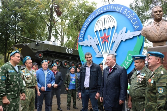 Торжественное открытие памятника основателю воздушно-десантных войск Василию Филипповичу Маргелову