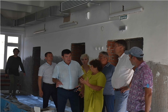 Представители партии «Единая Россия» проинспектировали строительство футбольного поля и детского сада в Козловке