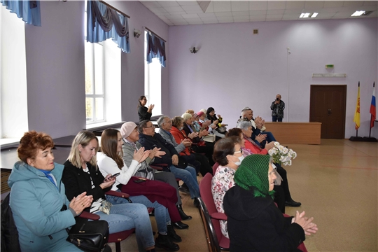 Ко Дню пожилых людей: мероприятие в РДК «Зажги в душе огонь былой»