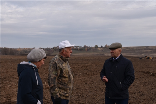 Александр Кузнецов ознакомился с ходом работ на сельскохозяйственных предприятиях