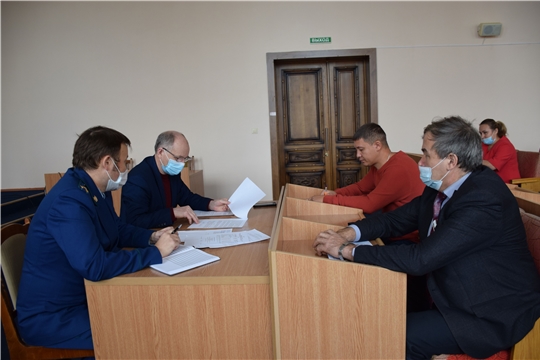 Иван Михопаров провел рабочее совещание с представителем подрядной организации ООО «Скат21»