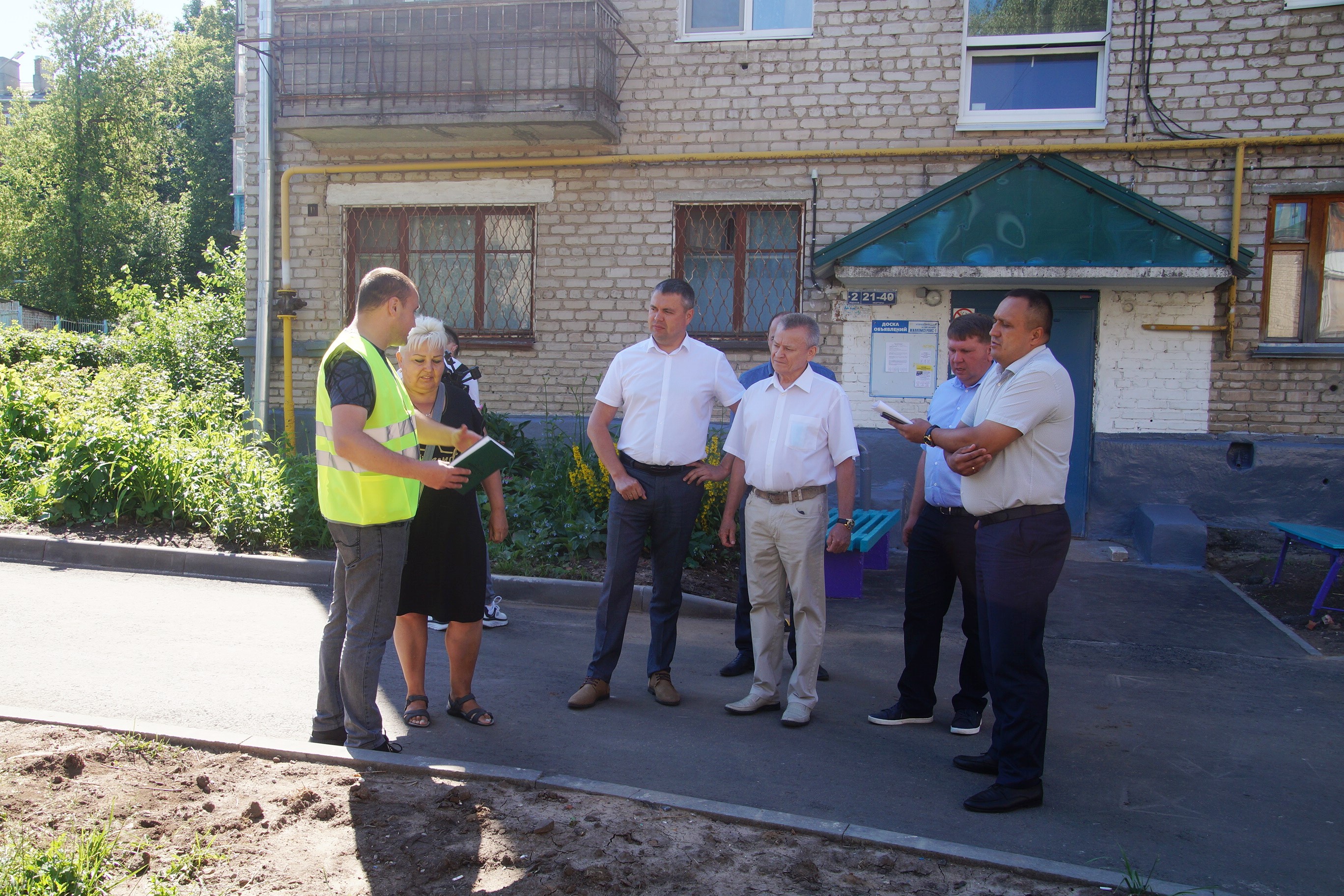 В Ленинском районе состоялась приемка отремонтированных дорог и тротуаров  по улицам Чапаева и Гагарина | Управа по Ленинскому району администрации  города Чебоксары