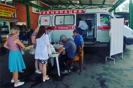 В Ленинском районе работают два мобильных пункта вакцинации для желающих привиться