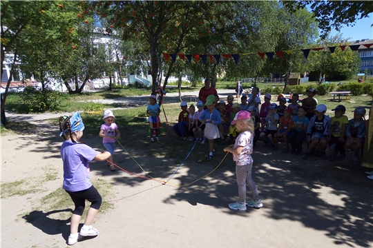 Праздник в детском саду "Радуга"