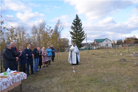 В деревне Эльбарусово освятили место под строительство Часовни