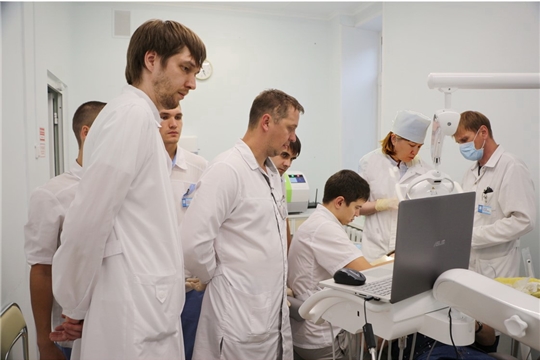 Кадры по-прежнему решают все: сотрудники Новочебоксарской городской стоматологической поликлиники в постоянном процессе обучения