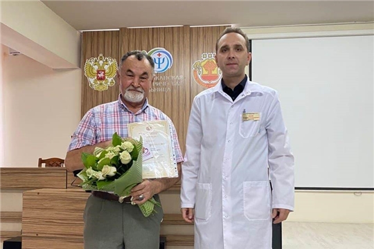 49 лет в медицине! Врач-психиатр из Яльчикского района получил благодарность Минздрава Чувашии