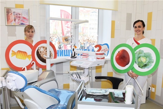 Не отходя от класса: проект «Школьная стоматология» детям лечит зубы, а родителям экономит время