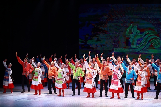 Чувашский государственный академический ансамбль песни и танца открыл 98-ой творческий сезон 