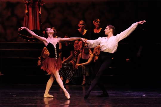 Театр оперы и балета Республики Коми представил вниманию чебоксарцев вечер-дивертисмент «Видеть музыку, слышать танец»