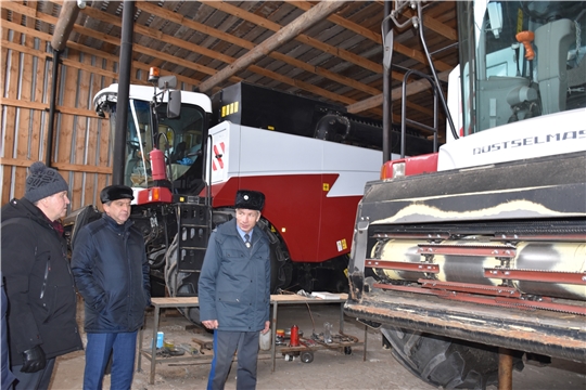 Начальник Гостехнадзора Чувашии проинспектировал зимнее хранение сельскохозяйственной техники в Моргаушском районе