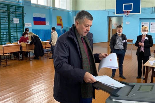 Владимир Осипов проголосовал на выборах депутатов Госдумы и Госсовета Чувашии