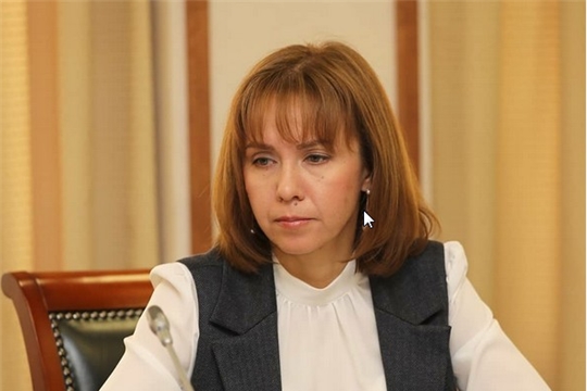 ЧР ĕçлевпе социаллă хӳтлĕх министрĕ Алена Елизарова панă интервью: «Хĕрарăмсене ĕç тупма пулăшасси»